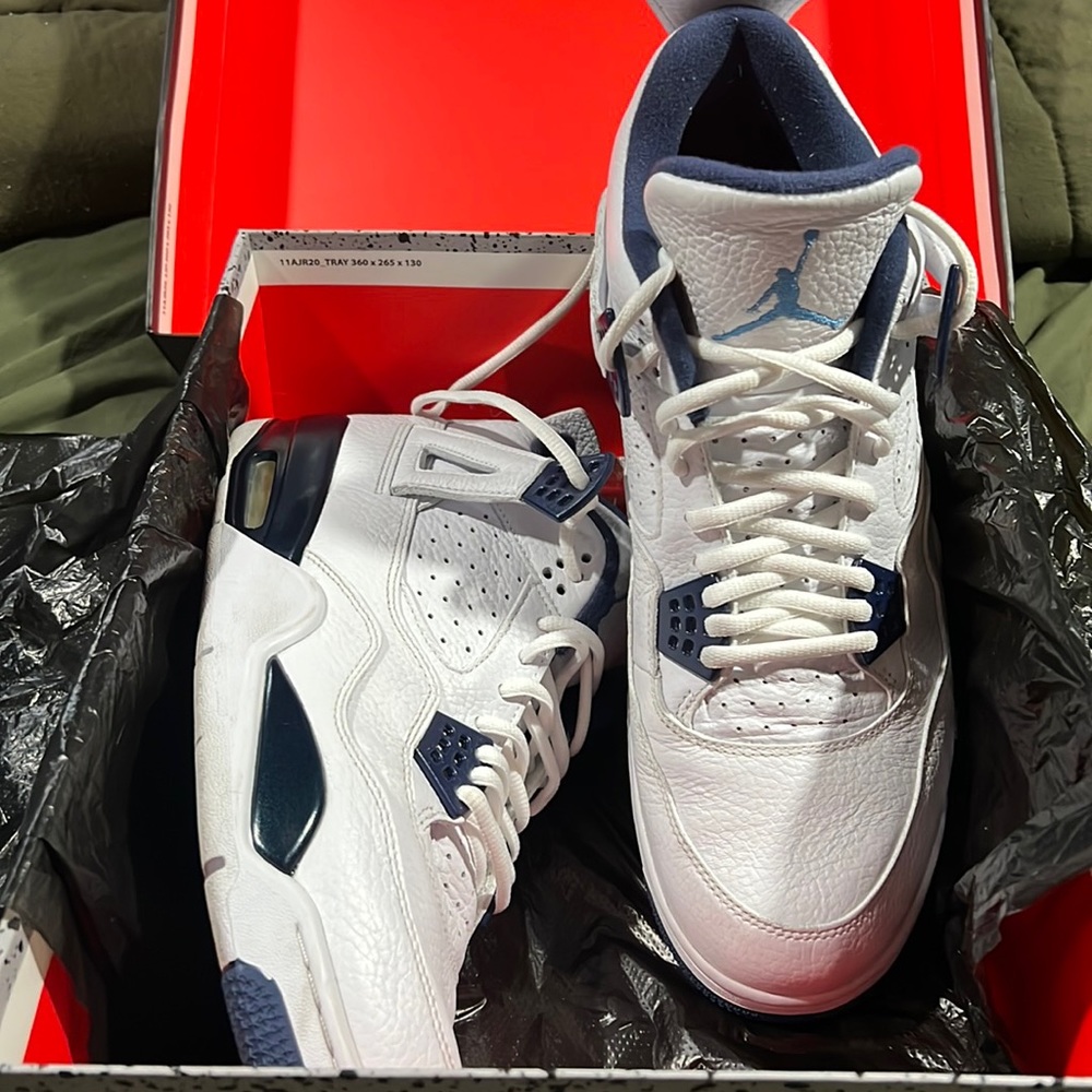 Jordan 4 Colombia (2015)